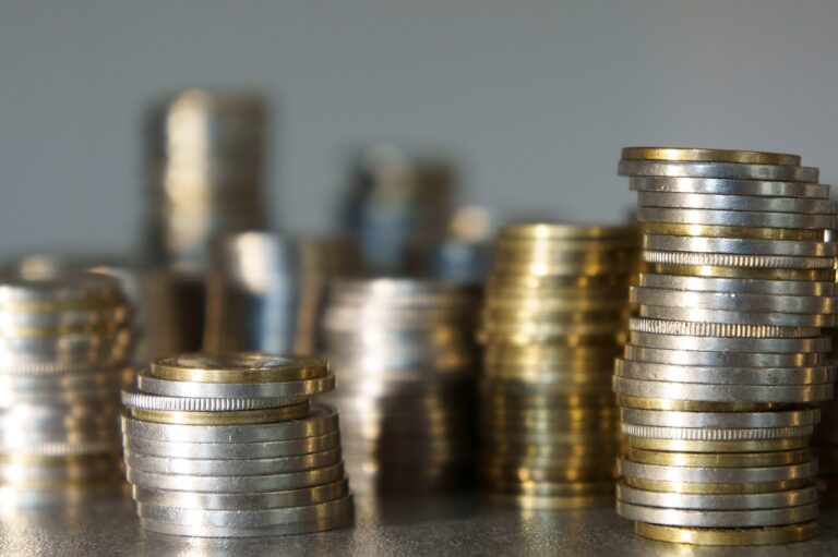 Bank nie chce wypłacić pieniędzy ze spadku – co zrobić w przypadku odmowy banku