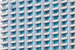 Mieszkanie z tarasem – kto odpowiada za naprawę wadliwie wykonanego tarasu przez dewelopera